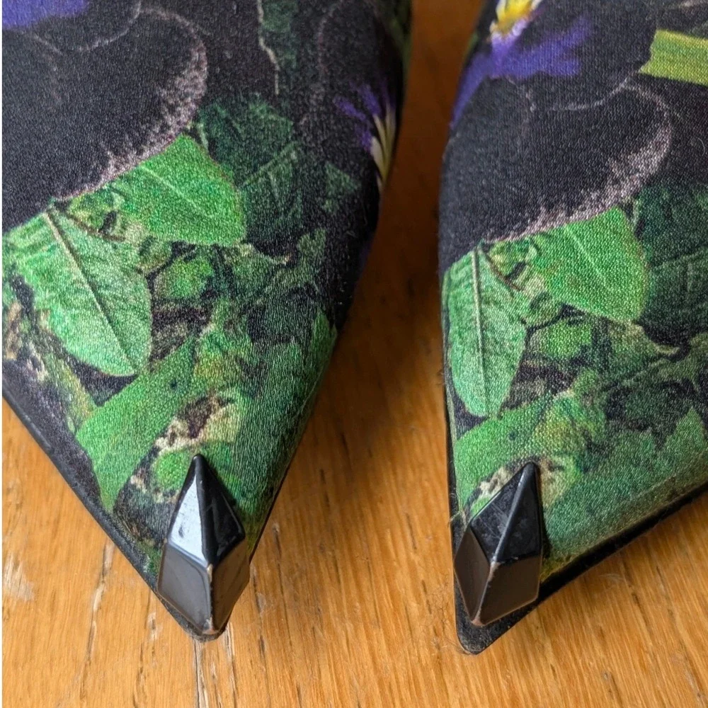 Givenchy Floral Satin Pumps Metal Toe Cap Pointed Heels Italy 36.5 - Picture 4 of 9